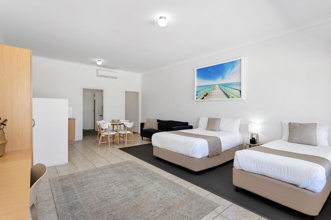 Coast Motel And Apartments Port Noarlunga Экстерьер фото